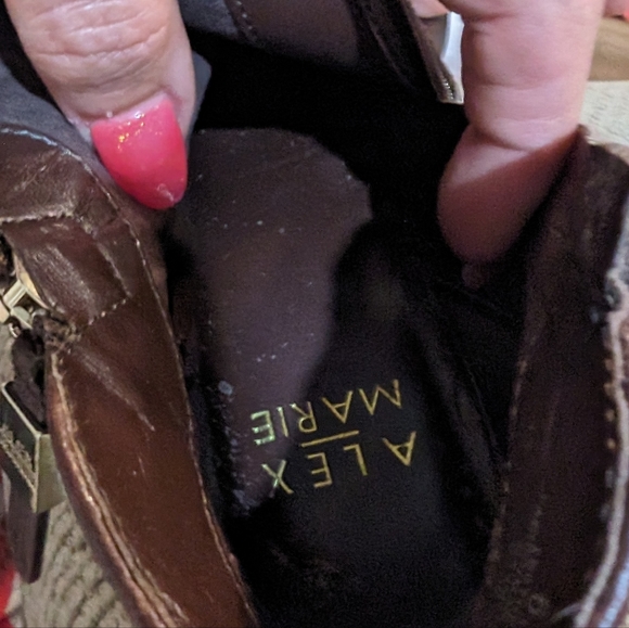 Alex Marie 6.5 rich chocolate pebble leather 2.5" stack heel gold zip side boots - Picture 10 of 10